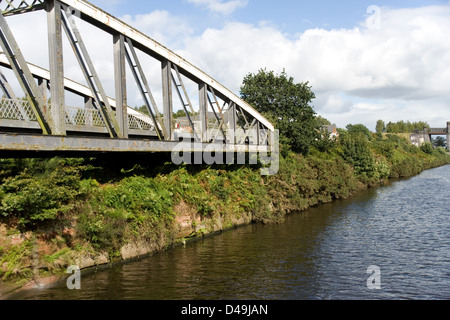 Knutsford Road Pont tournant sur le Manchester Ship Canal de la Mersey Ferry Banque D'Images