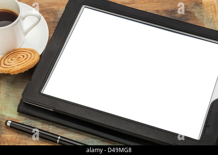 Ordinateur tablette numérique en noir en cuir avec écran blanc vide Banque D'Images