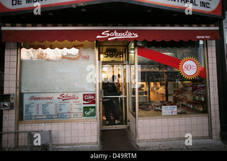 Monument Local Schwartz's Deli situé sur le boulevard St-Laurent, Montréal, Québec. Images de la Presse canadienne/Lee Brown Banque D'Images