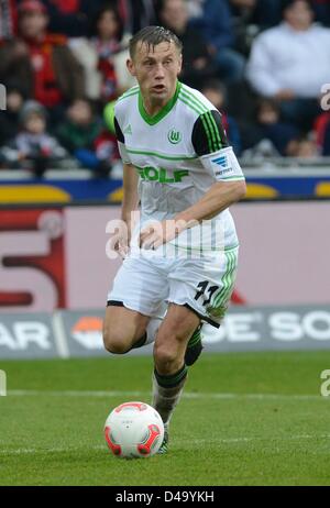 Freiburg, Allemagne, 9 mars 2013. Joueur de Wolfsburg Ivica Olic contrôle le ballon pendant le match de football de la Bundesliga entre Fribourg et VfL Wolfsburg à Freiburg, Allemagne, le 9 mars 2013. Photo : Patrick Seeger/dpa/Alamy Live News Banque D'Images