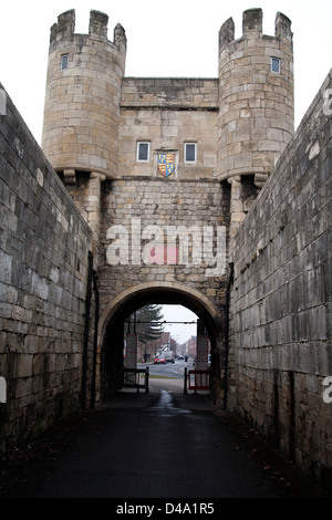 Walmgate Bar et c'est New York Barbican, Yorkshire Angleterre UK Banque D'Images