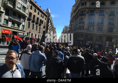 Barcelone, Espagne. 10 mars, 2013. Manifestations contre l'espagnol et le gouvernement de Catalogne les coupes sociales en raison de la crise économique et l'imposition de l'austérité comme le remède pour résoudre la crise. Banque D'Images