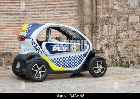 Voiture de police électrique Renault Twizy Banque D'Images