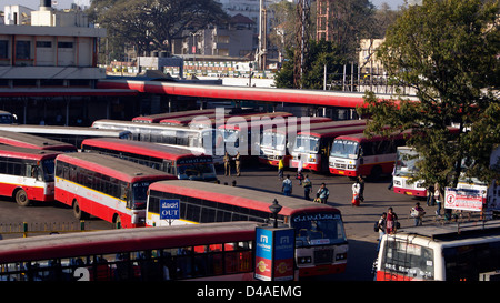 Bangalore City Junction Gare routière (Bus Stand ) de l'État de Karnataka au Majestic Junction , Bangalore , Inde Banque D'Images