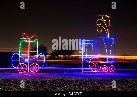 Noël Décoration d'un train à New York Celebration of Lights show. Banque D'Images