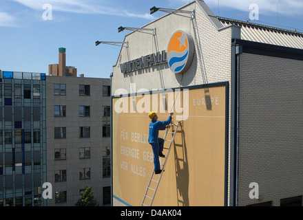 Berlin, Allemagne, Kaeltezentrale de Vattenfall Europe AG et chaleur logo Banque D'Images