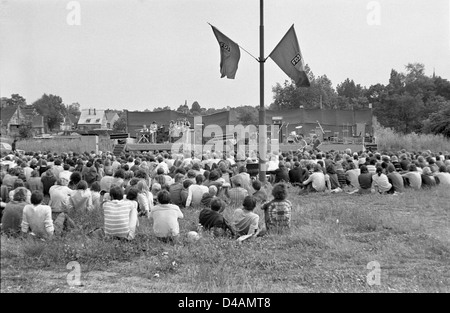 Kleinwanzleben, RDA, les gens à un concert en plein air de Puhdys Banque D'Images