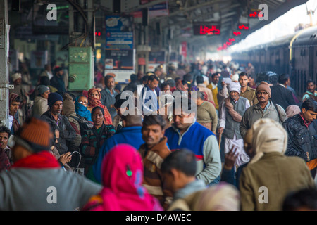 La gare Allahabad pendant la Kumbh Mela, Allahabad, Inde Banque D'Images