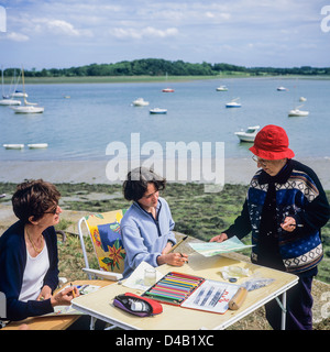 Atelier de peinture en plein air par 'Arguenon' rivière 'Crehen' Bretagne France Europe Banque D'Images