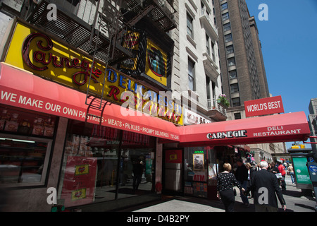 2010 HISTORIQUE CARNEGIE DELICATESSEN RESTAURANT SEPTIÈME AVENUE MIDTOWN MANHATTAN NEW YORK CITY USA Banque D'Images