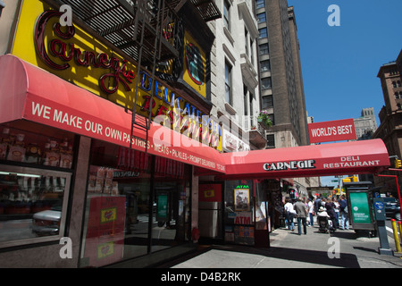 2010 HISTORIQUE CARNEGIE DELICATESSEN RESTAURANT SEPTIÈME AVENUE MIDTOWN MANHATTAN NEW YORK CITY USA Banque D'Images