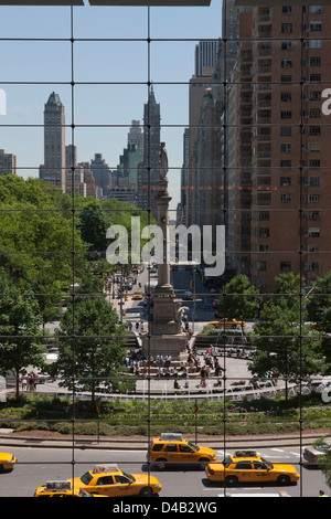 COLUMBUS CIRCLE ET CENTRAL PARK SOUTH DEPUIS DEUTSCHE BANK CENTER MALL (©SOM 2004) MANHATTAN NEW YORK CITY USA Banque D'Images