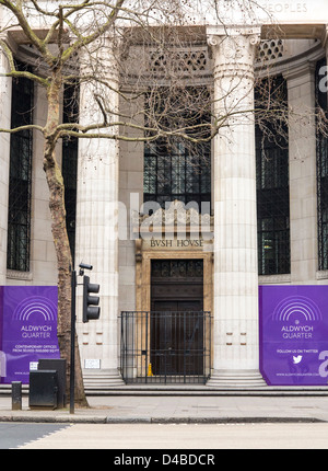 Bush House sur le Strand, London, England Banque D'Images