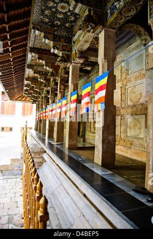 Temple de la dent,Temple Bouddhiste,Palais Royal,lac de Kandy,côté lac Residences,Hôtels,Kandy,près de Colombo, Sri Lanka, Ceylan Banque D'Images