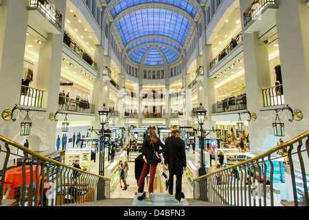 Saint-pétersbourg, grand magasin DLT Banque D'Images