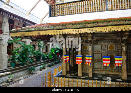 Temple de la dent,Temple Bouddhiste,Palais Royal,lac de Kandy,côté lac Residences,Hôtels,Kandy,près de Colombo, Sri Lanka, Ceylan Banque D'Images