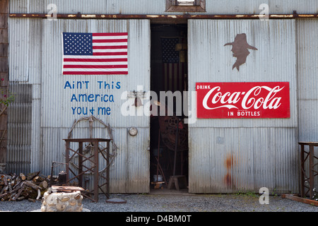 L'artiste Dan Klennert studio de travail à Ashford, Washington, USA Banque D'Images