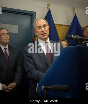 Le maire de New York Michael Bloomberg parle lors d'une conférence de presse Banque D'Images