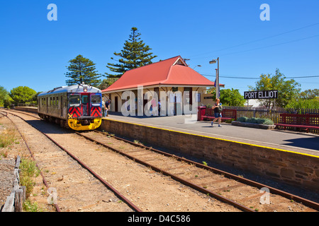 Un train à la gare de Port Elliot dans la ville balnéaire de Port Elliot en Australie du Sud Banque D'Images