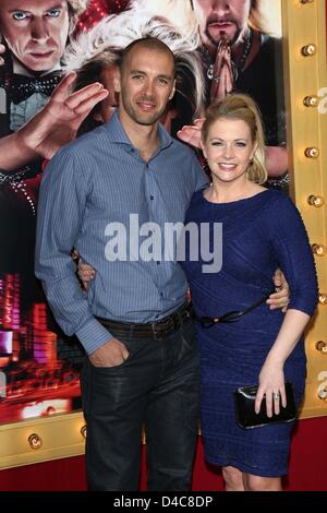 Los Angeles, Californie, USA. 11 mars 2013. L'actrice MELISSA JOAN HART, MARK WILKERSON à ' l'incroyable Burt Wonderstone' Première mondiale tenue au Chinese Theatre, à Hollywood. (Crédit Image : Photo : Jeff Frank/ZUMAPRESS.com/Alamy Live News) Banque D'Images