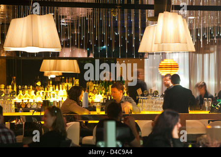 Dîners au restaurant et bar Rive Gauche à Southbank. Melbourne, Victoria, Australie Banque D'Images