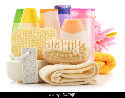 Composition avec accessoires Soins du corps et produits de beauté isolated on white Banque D'Images