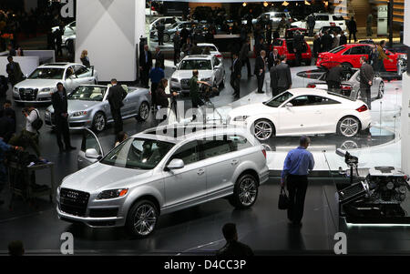 L'Audi Q7 est admiré au 2008 North American International Auto Show (NAIAS) à Detroit, MI, USA, 13 janvier 2008. Photo : Bernd Weissbrod Banque D'Images