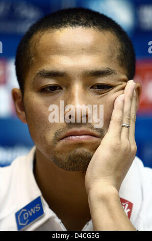 Nouveau venu japonais Bochum Shinji Ono en photo lors de sa présentation à la conférence de presse de son nouveau club de Bundesliga à Bochum, Allemagne, le 30 janvier 2008. Bochum a révélé qu'Ono a signé un contrat jusqu'en 2010 valide à la fois pour la Bundesliga et la deuxième ligue. Ono, qui a été élu joueur de football de l'Asie de l'année 2002, l'habitude de jouer pour les Urawa Red Diamonds. Photo : FRE Banque D'Images