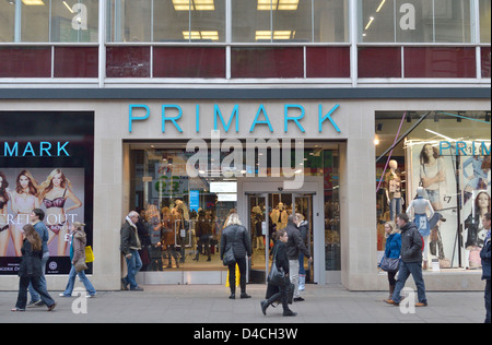 Magasin de vêtements Primark dans Oxford Street, Londres, Royaume-Uni. Banque D'Images