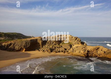 Shelley Bay, un bassin de marée populaire à Kenton-on-Sea, dans le Cap-Oriental en Afrique du Sud. Banque D'Images