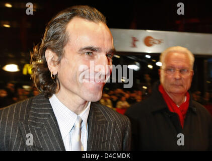 L'acteur britannique Daniel Day-Lewis arrive pour la première de son film 'il y aura de sang" au 58e Festival International du Film de Berlin à Berlin, Allemagne, 08 février 2008. Le film est en cours d'exécution dans la compétition pour l'Ours d'or et d'argent à la 58e Berlinale. Photo : Soeren Stache Banque D'Images