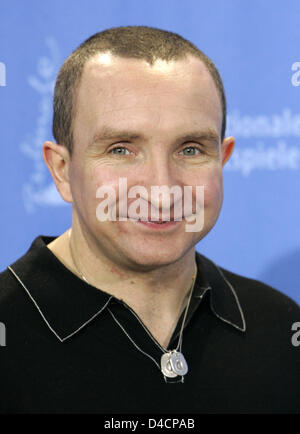 L'acteur britannique Eddie Marsan dépeint au cours de la photo appel à son nouveau film 'Happy-Go-Lucky' à la 58e Festival International du Film de Berlin à Berlin, Allemagne, 12 février 2008. Le film s'exécute dans la compétition pour le prix d'argent et d'Ours d'or à la 58e Berlinale. Photo : JAN WOITAS Banque D'Images