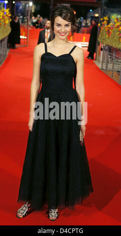 Kasia Smutniak actrice polonaise arrive sur le tapis rouge pour la première de son film "Chaos calme" au 58e Festival International du Film de Berlin à Berlin, Allemagne, 13 février 2008. Le film est en compétition pour l'Ours d'or et d'argent à la 58e Berlinale. Photo : Tim Brakemeier Banque D'Images