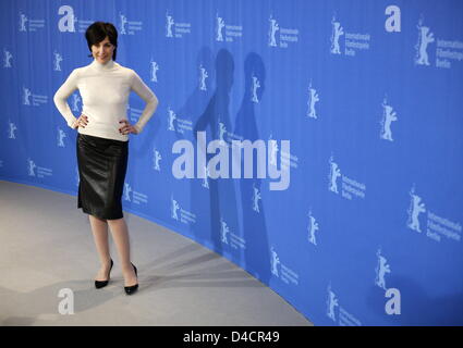 L'actrice française Elsa Zylberstein (L) pose à la photo du film 'Il y a longtemps que je t'aime' ('je t'aime tant') à la 58e Festival International du Film de Berlin, à Berlin, Allemagne, 14 février 2008. Le film est en compétition pour l'Ours d'or et d'argent à la 58e Berlinale. Photo : JAN WOITAS Banque D'Images