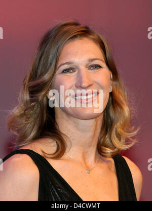 Anciens joueurs de tennis de classe mondiale Steffi Graf véhiculés à la German Media Award 2007 à Baden-Baden, Allemagne, 24 février 2008. Le unendowed prix est décerné pour la 16ème fois à Mme Graf et M. Agassi. Ils ont reçu le prix car ils themselvels «spécialisée à des milliers d'enfants underpriviliged avec réserve exemplaire et sans afficher les effets' dans les paroles de la ju Banque D'Images