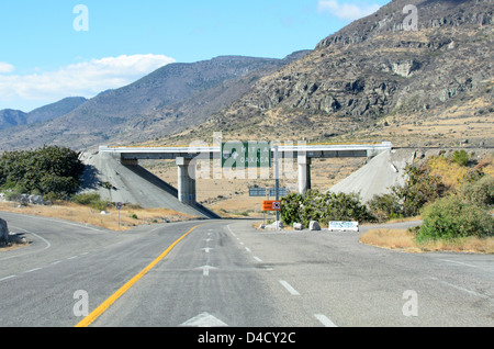 L'autoroute sur le chemin de Mitla et Oaxaca de Juárez, Banque D'Images