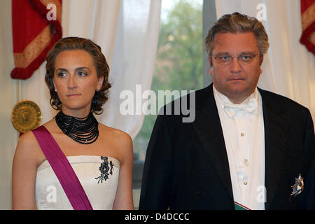 La Princesse Claire (L) et le Prince Laurent (R) de la Belgique sont représentés au cours d'une réception pour le président de Hongrie à Bruxelles, Belgique, 15 avril 2008. Photo : Albert Philip van derWerf. Les Pays-Bas Banque D'Images