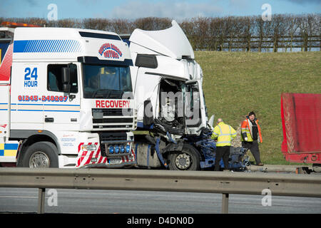 A130, Rettendon, Essex. 12 mars 2013. À propos de 1115hrs aujourd'hui, une collision impliquant deux véhicules s'est produite. Grande Malheureusement, le conducteur d'un véhicule sont décédés sur les lieux. L'unité de police d'Essex collision grave sont l'enquête sur l'incident. Crédit : La Farandole Stock Photo / Alamy Live News Banque D'Images