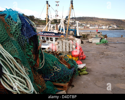 Les engins de pêche sur le quai Banque D'Images