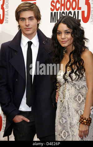 Acteurs Zac Efron et Vanessa Hudgens arrivent à la première Allemande de 'High School Musical 3 : Senior Year' au Mathaeser Filmpalast à Munich, Allemagne, 05 octobre 2008. Photo : Hubert Boesl Banque D'Images