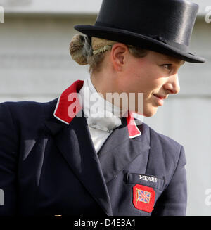 Zara Phillips rides Tallyho Sambucca durant le test de dressage cheval militaire 2008 Boekelo Correspondance dans un monument dédié aux victimes et un mémorial, Pays-Bas, 09 octobre 2008. Zara Philips est la fille de la princesse Anne de Grande-Bretagne et la petite-fille de la reine Elizabeth II. Photo : Patrick van Katwijk Banque D'Images