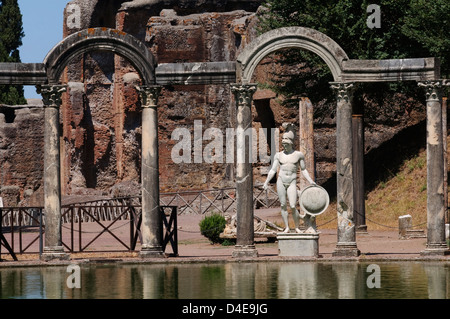 Italie, Latium, Tivoli, la Villa Adriana, la Villa d'Hadrien, construit sur ordre de l'empereur Hadrien, le bassin de l'Égyptien de Canopus Banque D'Images