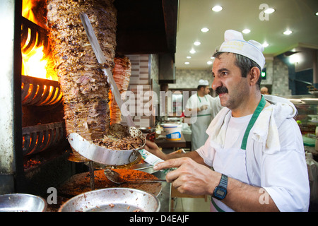 Cuire le kebab, restaurant, Trabzon, sur la mer Noire, la Turquie, l'Asie Banque D'Images