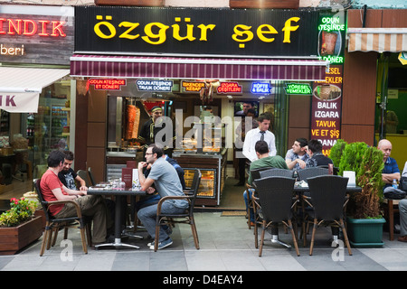 Restaurant, alani ataturk, Trabzon, sur la mer Noire, la Turquie, l'Asie Banque D'Images