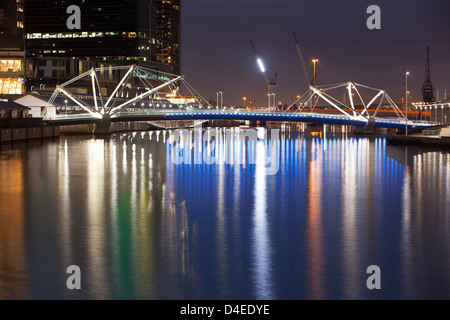 Le pont de mer - une passerelle reliant Docklands avec quai Sud. Melbourne, Victoria, Australie Banque D'Images