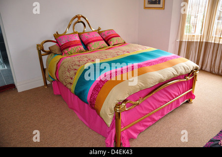 Lit double dans la chambre, l'Ascot, Berkshire, Angleterre, Royaume-Uni Banque D'Images