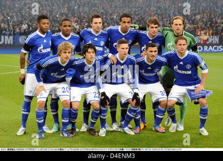 Gelsenkirchen, Allemagne. 12 mars 2013. L'équipe de Schalke line-up du groupe, le 12 mars 2013 - Football / Soccer : groupe de l'équipe de Schalke (L-R) Michel Bastos, Jefferson Farfan, Marco Hoger, Joel Matip, Roman Neustadter, Timo Hildebrand, Teemu Pukki, Atsuto Uchida, Julian Draxler, Sead Kolasinac, Benedikt Howedes posent avant la Ligue des Champions Tour de 16, 2e match aller entre le FC Schalke 04 2-3 à Galatasaray Veltins Arena à Gelsenkirchen, Allemagne. (Photo de Takamoto Tokuhara/AFLO/Alamy Live News) Banque D'Images