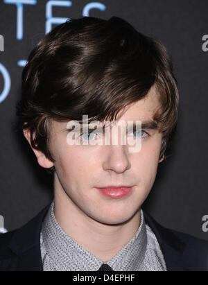 Hollywood, Californie, USA. 12 mars 2013. Freddie Highmore arrive pour la premiere de A&E's Bates Motel' à Soho House. (Crédit Image : Photo : Lisa O'Connor/ZUMAPRESS.com/Alamy Live News) Banque D'Images