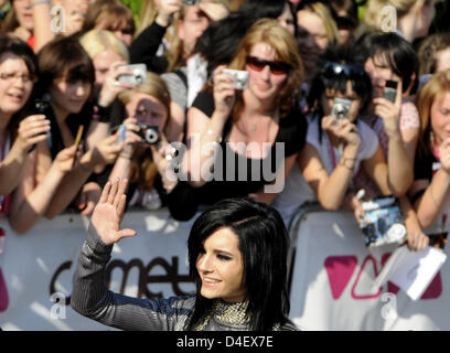 Bill Kaulitz du groupe de rock allemand Tokio Hotel arrive pour l'award show du VIVA Comet 2008 à Oberhausen, Allemagne, 23 mai 2008. Les prix accordés par la musique allemande VIVA la télévision allemande que seuls des candidats. Photo : Rolf Vennenbernd Banque D'Images