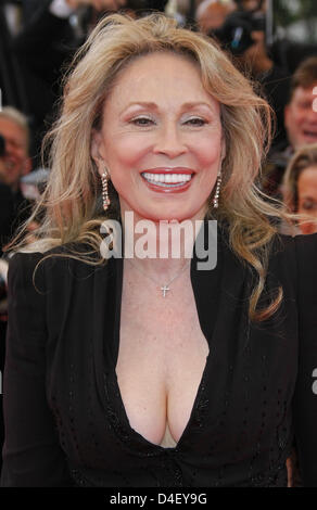 L'actrice Faye Dunaway nous arrive pour la première du film 'ce qui vient de se passer ?' à la soirée de clôture du Festival de Cannes 2008 festival international du film à Cannes, France, 25 mai 2008. Photo : Hubert Boesl Banque D'Images